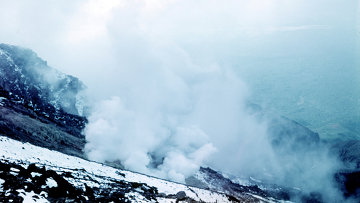 Жизнь на Земле могла появиться в вулканических озерах