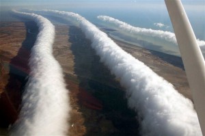 Необычное атмосферное явления: облака «Утренняя Глория»