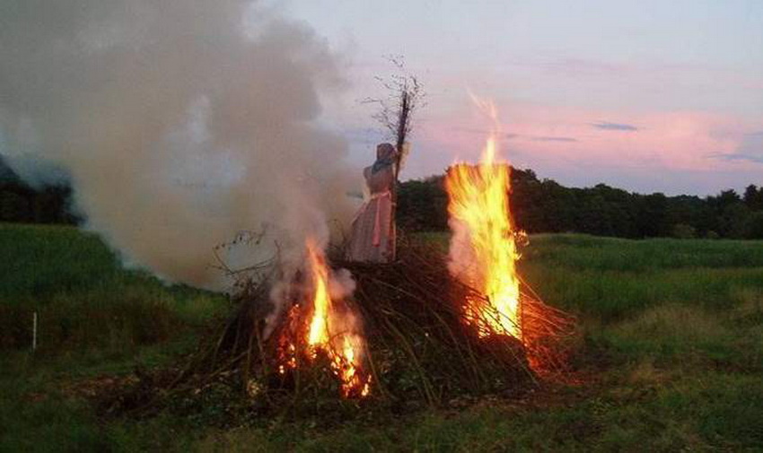 В Перу сожгли на костре женщину