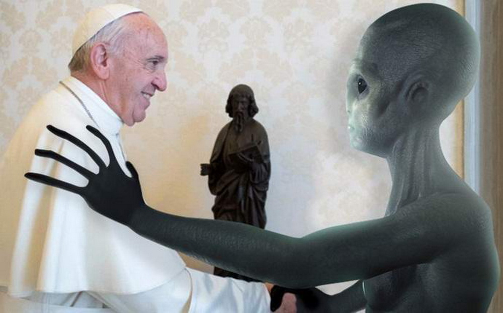 Папа Римский прекрасно осведомлен о пришельцах