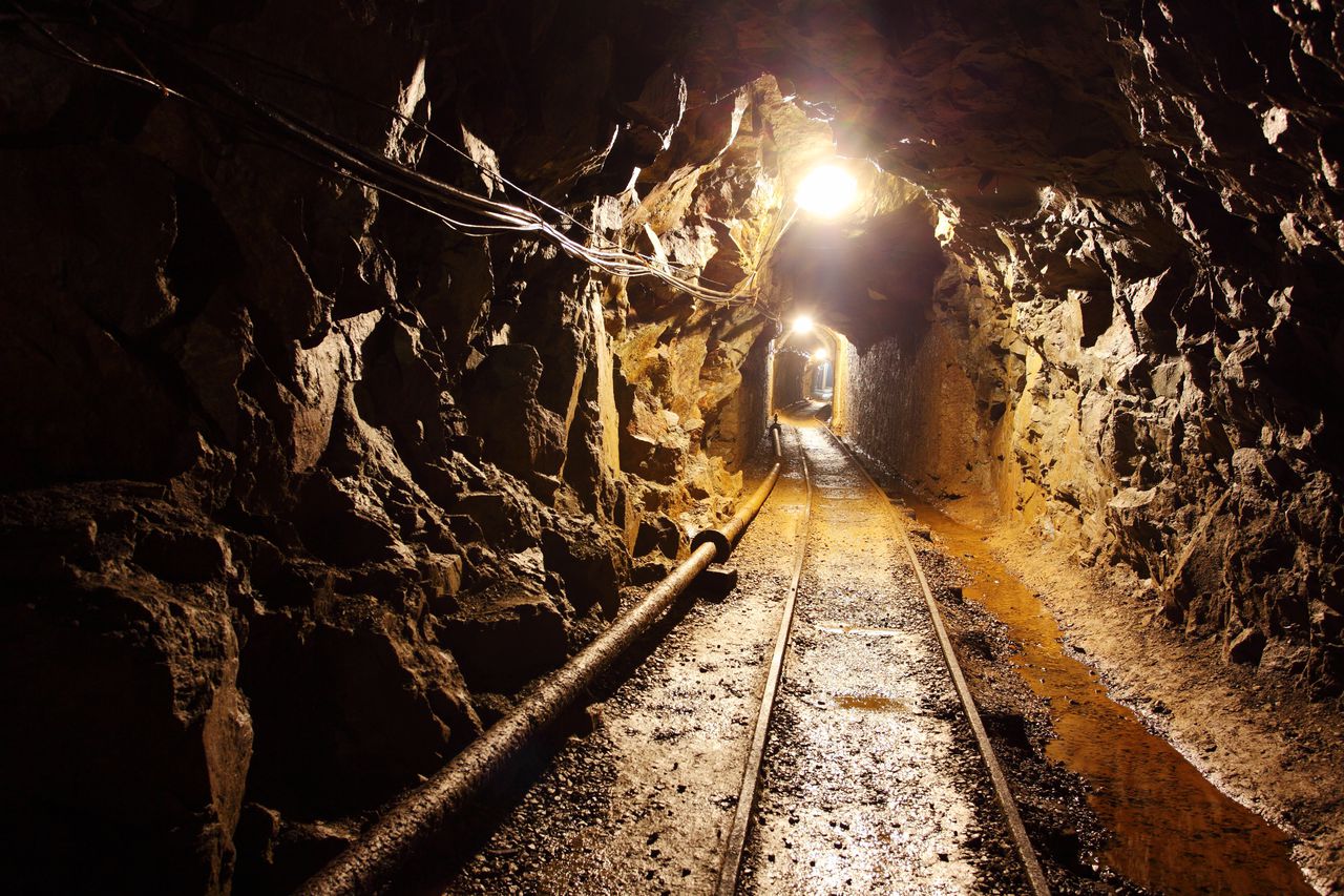 После 17 лет проведенных под землей — шахтер был найден живым.