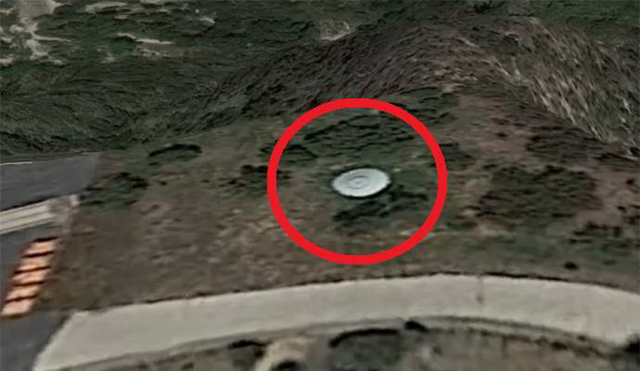 На секретном объекте НАСА припаркована «летающая тарелка» ВИДЕО