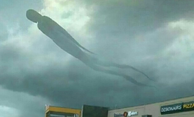Облачный призрак до смерти напугал посетителей торгового центра в Замбии