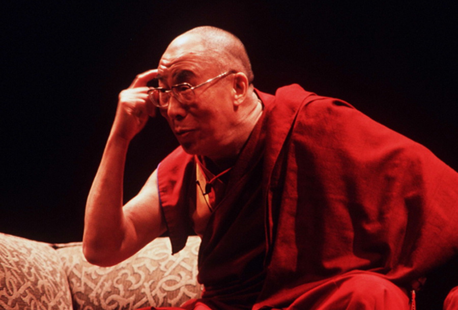 Далай-Лама о массивном промывании мозга людей