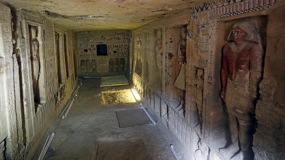 В Египте нашли совершенно нетронутую гробницу Фараона. Вот как она выглядит