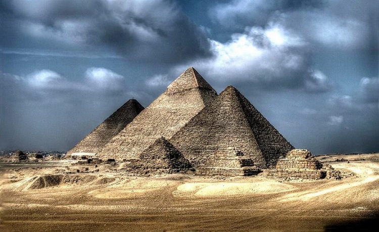 Законы физики помогли раскрыть секрет возведения Великой пирамиды Гизы