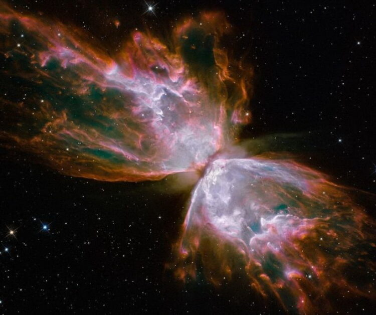 NASA поделилось фото ужасающей галактики. Что в ней такого