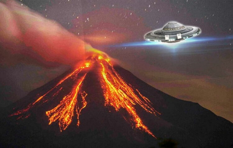 В Мексике два НЛО вылетели из жерла действующего вулкана Попокатепетль