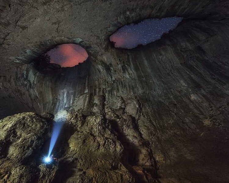 «Глаза Бога» — удивительная пещера в Болгарии