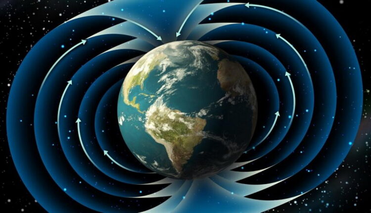 Магнитное поле Земли ослабевает каждые 200 миллионов лет — доказали ученые