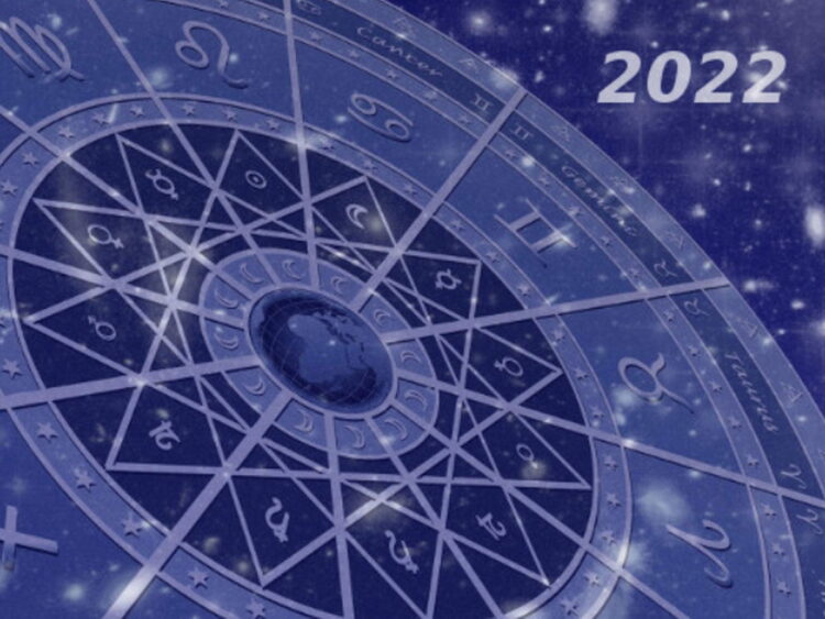 Каким Знакам Зодиака повезет в 2022 году