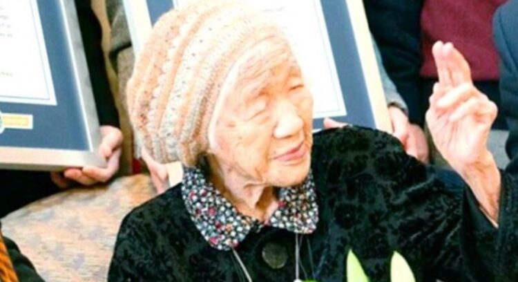 Японская бабушка Канэ Танака в свои 119 лет чувствует себя бодро: 7 её феноменальных советов долголетия